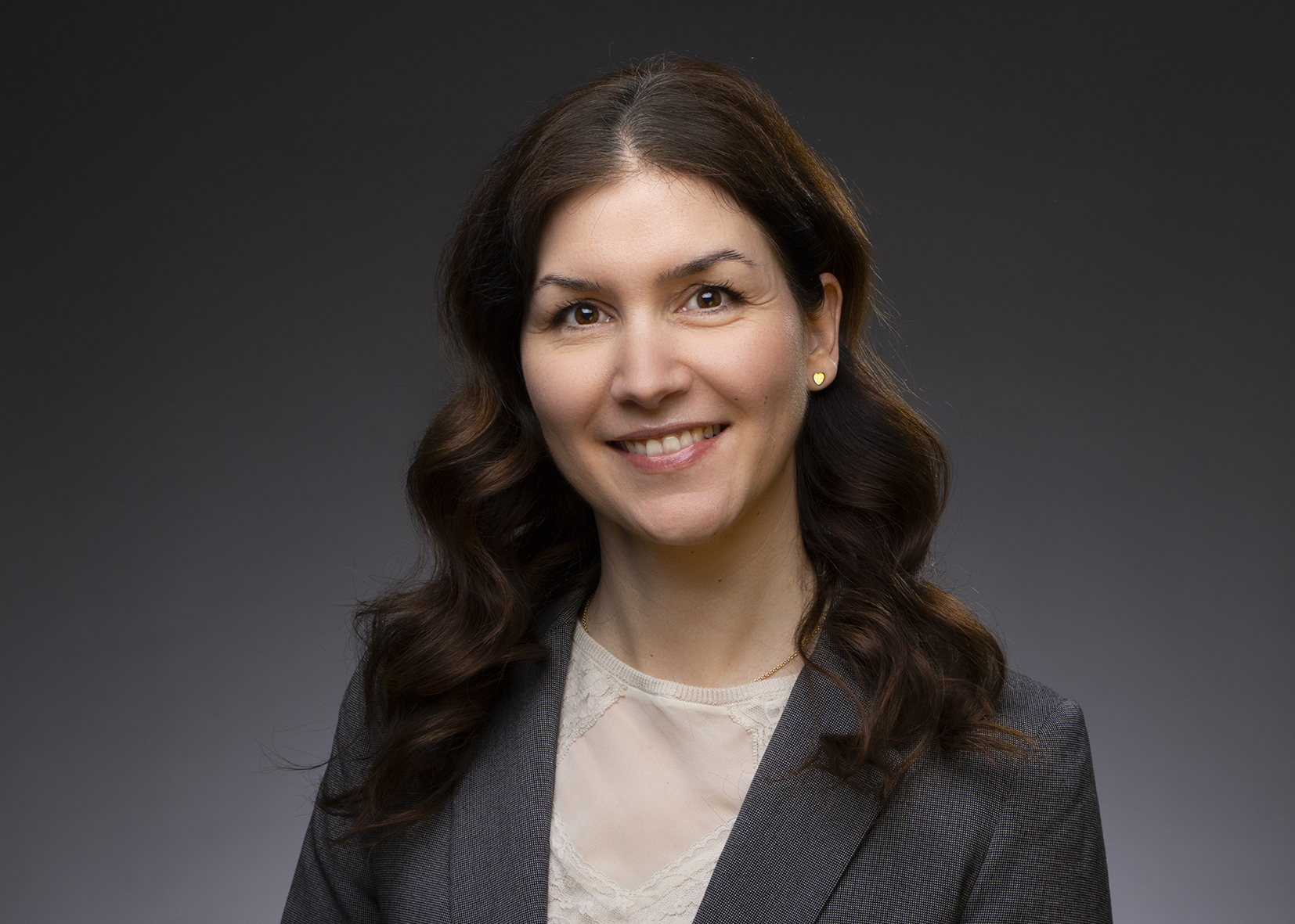 Porträt von Janine Gorschlüter, Assistenz & Innendienst